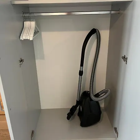 Stylish Apt Near Urania 1br Apartment Vienna