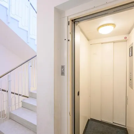 Terrace Lounge Ober St Veit Apartment *
