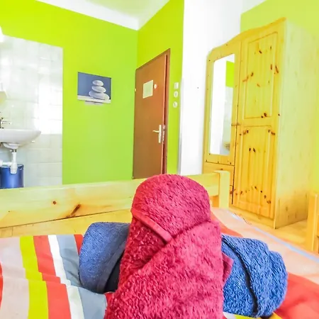 2 Single Beds With Shared Bathroom Apartment Vienna
