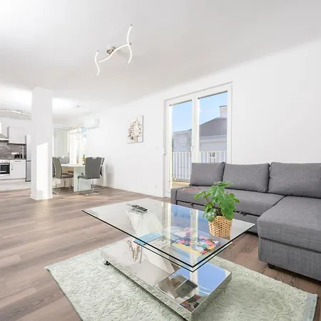 Apartment Rooftop Balcony Dream Margareten *