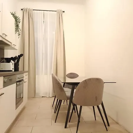 Stylish Apartment, Next To Schloss Belvedere * 비엔나