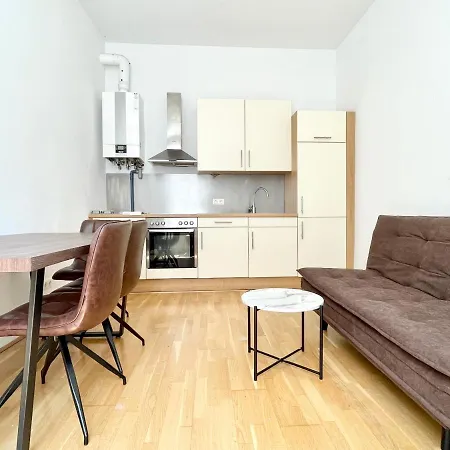 Cosy At Famous Kutschkermarkt Apartment