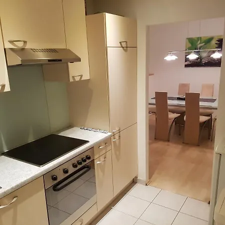 Esslinger Hauptstr Spacious With Loggia Apartment *