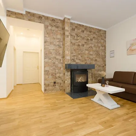 Deluxe Pasetti Apartment