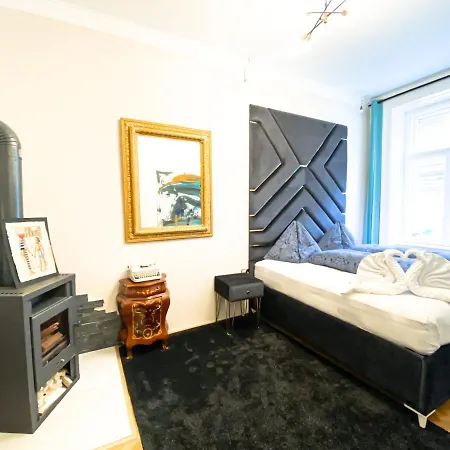 Belvedere Apartment *