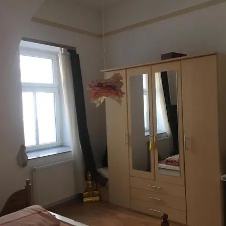 Geraumige, Funktionale, Schlichtere, Preiswerte Apartment