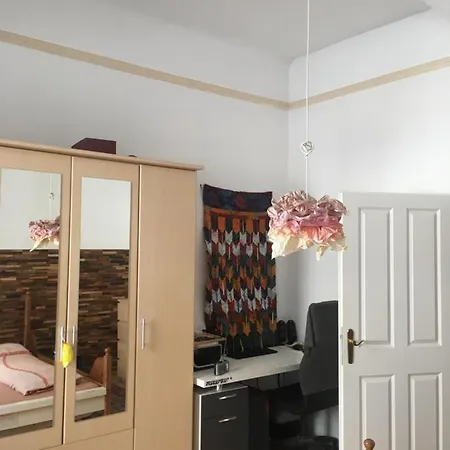 Geraumige, Funktionale, Schlichtere, Preiswerte *