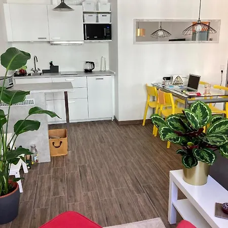 Apartment For 2 In Margareten Vienna