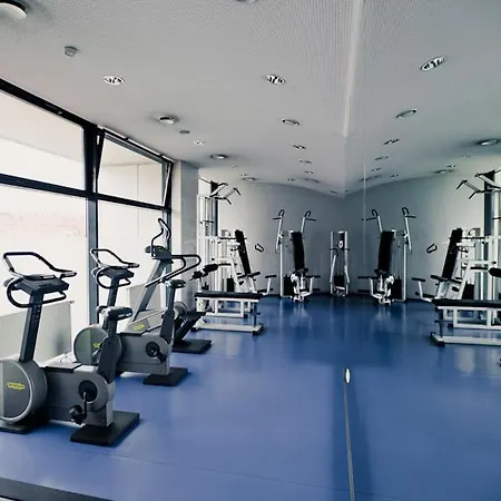 Wonderful For 4 On The Danube River, Next To Vic & Austria Center Apartament