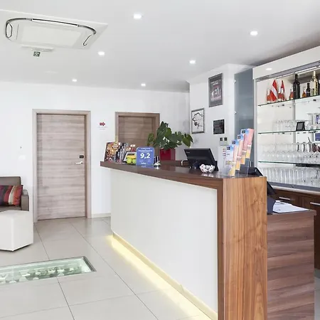 Hotel Primus &