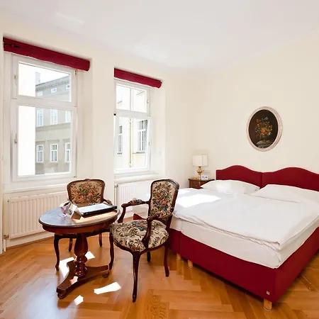 Regina Hotel 4*