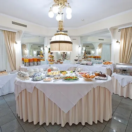 Johann Strauss 4* וינה