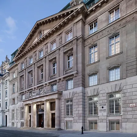 Park Hyatt 5*