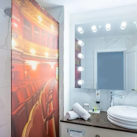 Theaterhotel & Hotel 4*