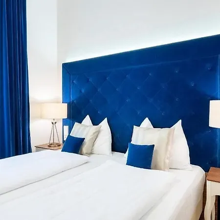 Theaterhotel & Hotel 4*