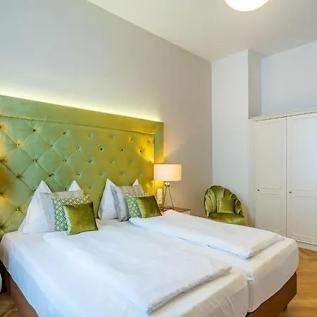 Theaterhotel & Hotel 4*