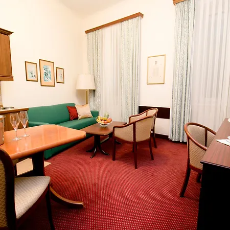 Theaterhotel & 4* Vienna