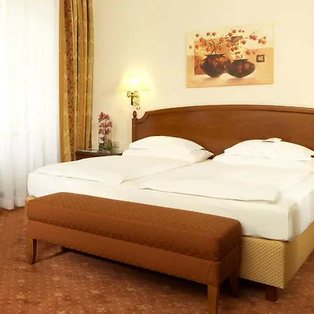 Stefanie - Vienna's Oldest 4* Wenen
