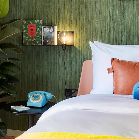 Hotel Max Brown 7th District, Part Of Sircle Collection 4*