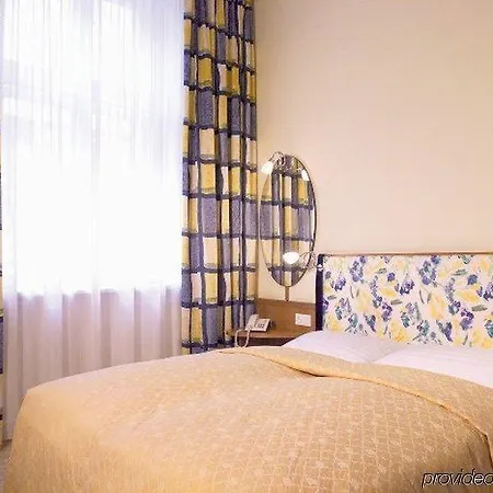 Starlight Renngasse 4*