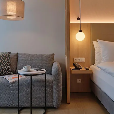 Adina Belvedere Hotel 4*