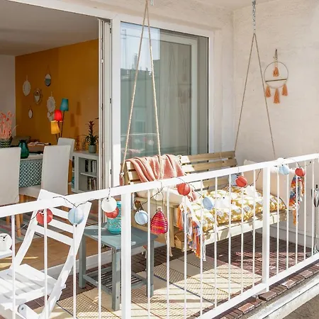 - Balkon - Workspace - Waschmaschine - U2 & U4 Apartment *