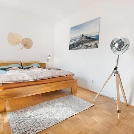 Apartment - Balkon - Workspace - Waschmaschine - U2 & U4