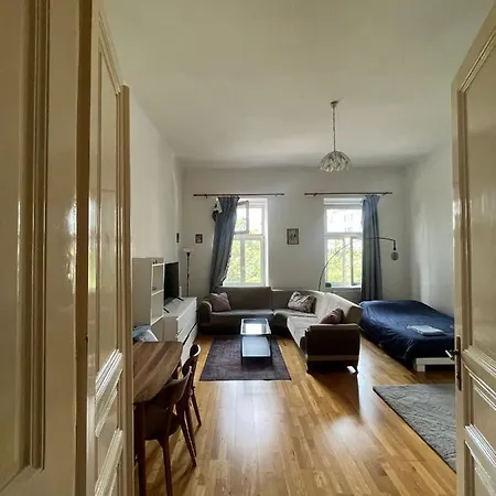 Cityzen Haven: Airbnb Delight Apartmán *