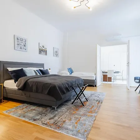 120 M2 4-rooms In A Center