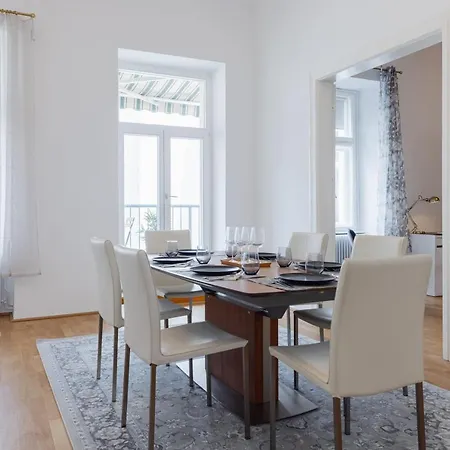 120 M2 4-rooms In A Center Apartment Vienna