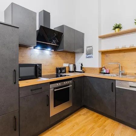 120 M2 4-rooms In A Center Apartment