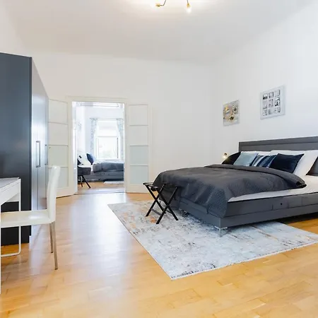 120 M2 4-rooms In A Center Apartment *