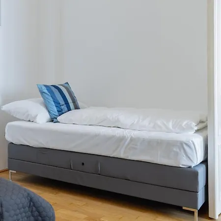 Apartment 120 M2 4-rooms In A Center