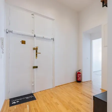 120 M2 4-rooms In A Center * Vienna