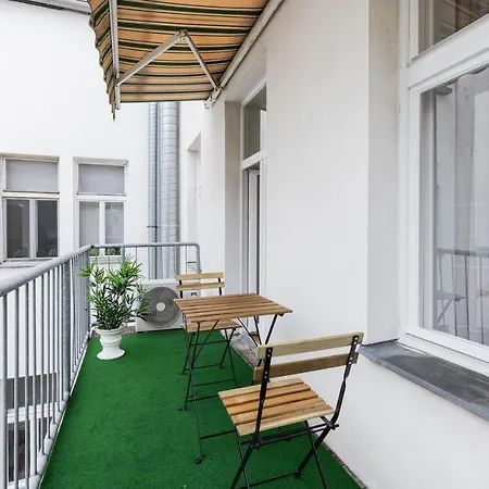 120 M2 4-rooms In A Center Apartment