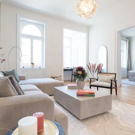 2 Bedroom - Modern Premium Centrally Located