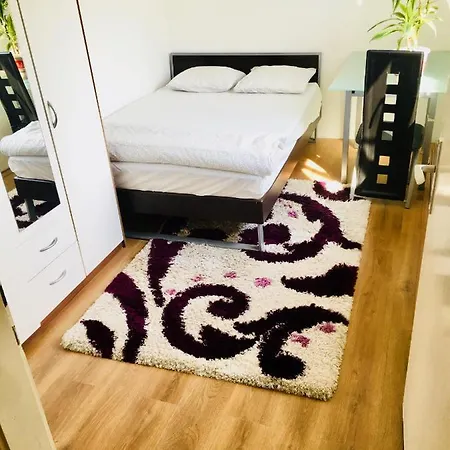 Lovely House Next To River - Free Parking - Big Garden * Vienna