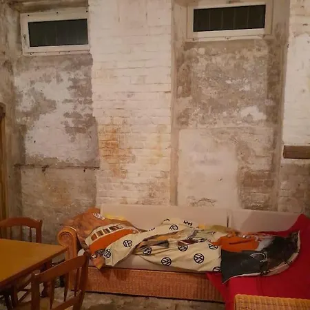 Hip Center Basement Studio Appartement