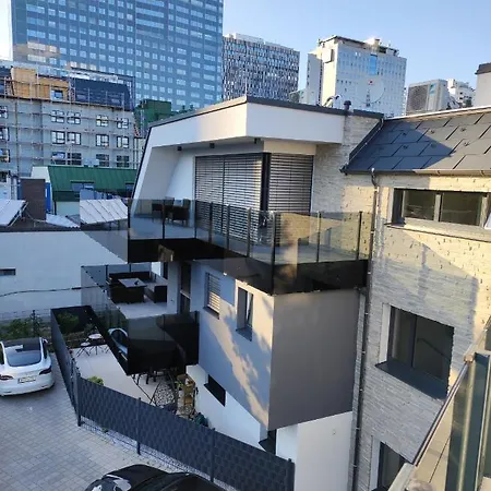 Apartament Luxurioeses Penthouse Mit Blick Auf Uno-city Und Dem Kaiserwasser. 3schlafzimmer, 2 Baeder, Privat Lift Ins *