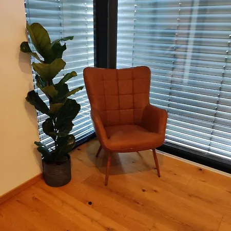 Luxurioeses Penthouse Mit Blick Auf Uno-city Und Dem Kaiserwasser. 3schlafzimmer, 2 Baeder, Privat Lift Ins * Wiedeń