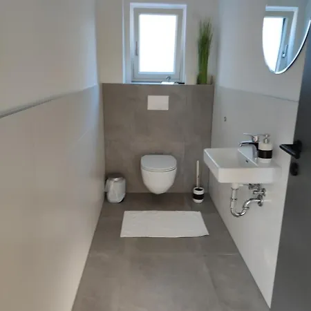 Apartament Luxurioeses Penthouse Mit Blick Auf Uno-city Und Dem Kaiserwasser. 3schlafzimmer, 2 Baeder, Privat Lift Ins *