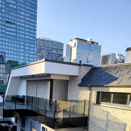 Luxurioeses Penthouse Mit Blick Auf Uno-city Und Dem Kaiserwasser. 3schlafzimmer, 2 Baeder, Privat Lift Ins *