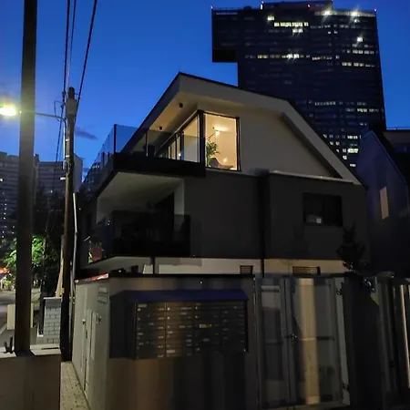 Luxurioeses Penthouse Mit Blick Auf Uno-city Und Dem Kaiserwasser. 3schlafzimmer, 2 Baeder, Privat Lift Ins *