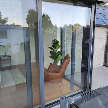 Luxurioeses Penthouse Mit Blick Auf Uno-city Und Dem Kaiserwasser. 3schlafzimmer, 2 Baeder, Privat Lift Ins *