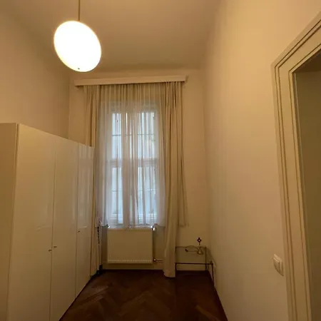 Quiet And Cozy In The Center Appartamento