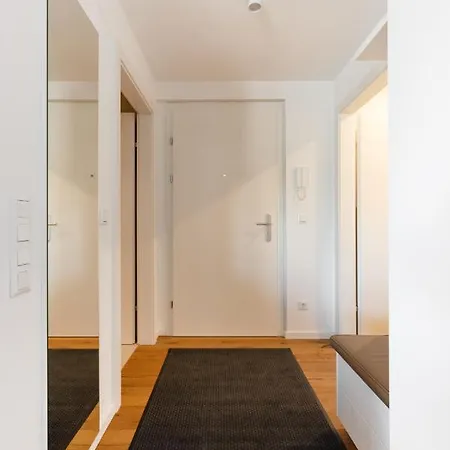 Apartment Stylisches In Zentraler Gruenruhelage Mit Garagenplatz
