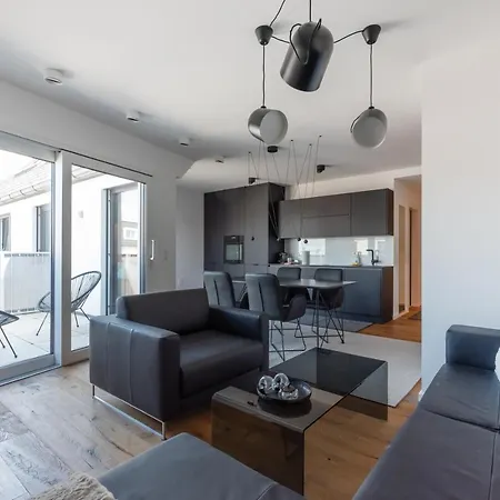 Apartment Stylisches In Zentraler Gruenruhelage Mit Garagenplatz *