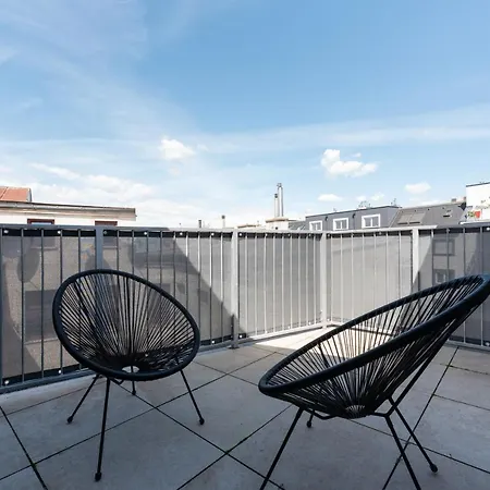 Stylisches In Zentraler Gruenruhelage Mit Garagenplatz Apartment *
