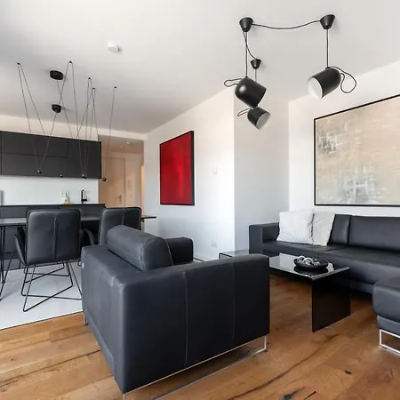 Stylisches In Zentraler Gruenruhelage Mit Garagenplatz Apartment