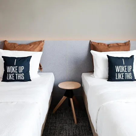 Hotel Moxy East *
